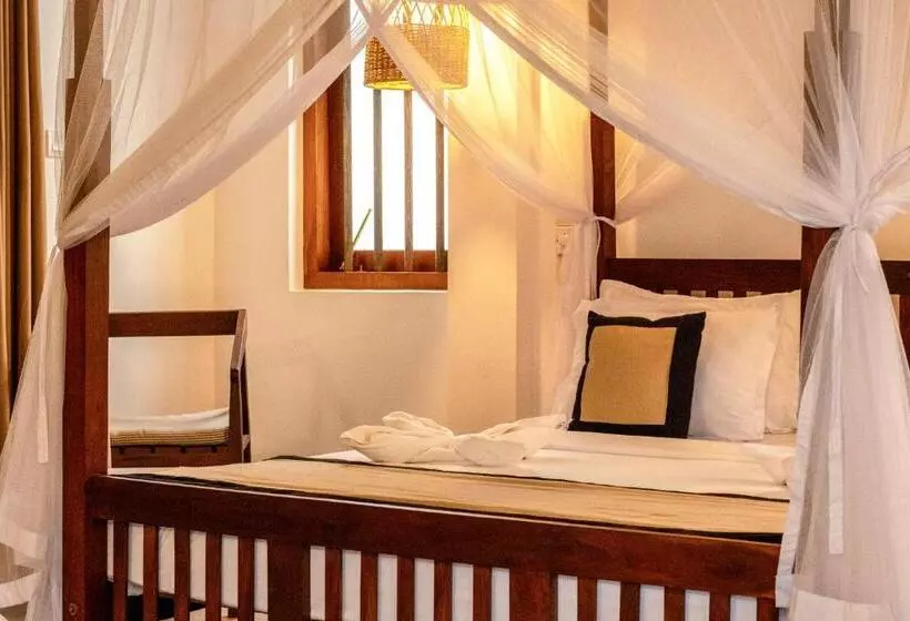 Hotelli Serenity Boutique   Unawatuna