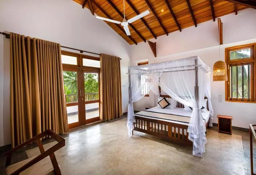 Hotelli Serenity Boutique   Unawatuna