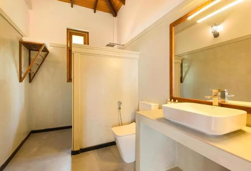 Hotelli Serenity Boutique   Unawatuna