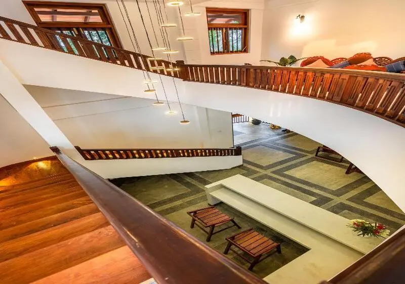Hotelli Serenity Boutique   Unawatuna