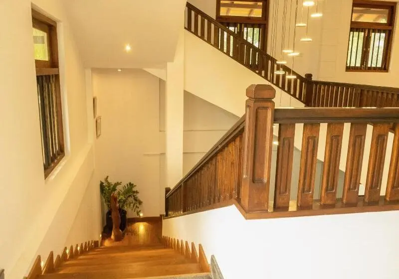Hotelli Serenity Boutique   Unawatuna