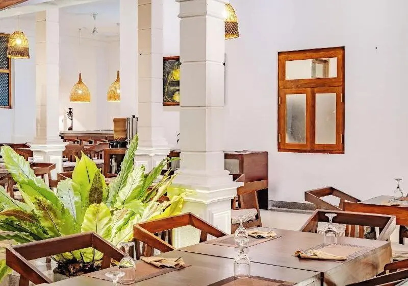 Hotelli Serenity Boutique   Unawatuna