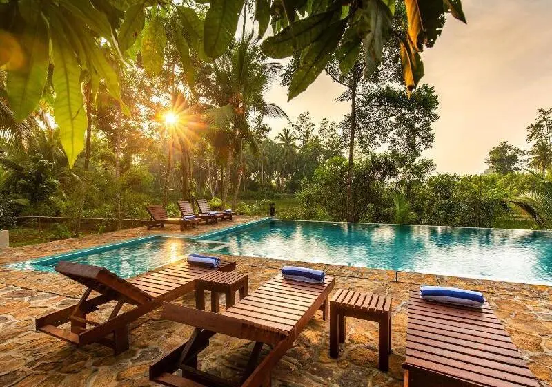 Hotelli Serenity Boutique   Unawatuna
