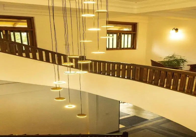 Hotelli Serenity Boutique   Unawatuna