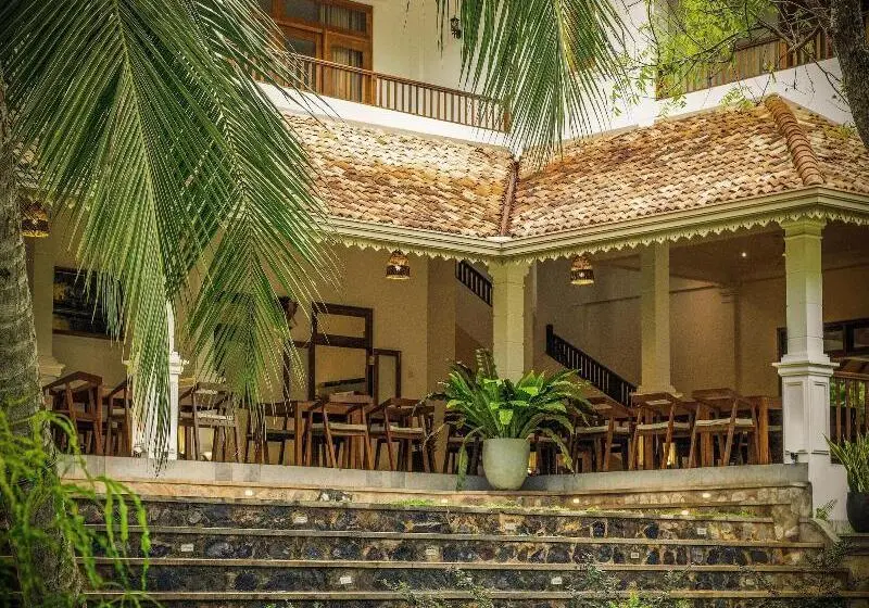 Hotelli Serenity Boutique   Unawatuna