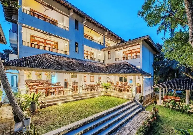 Hotelli Serenity Boutique   Unawatuna