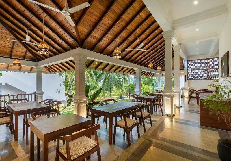 Hotelli Serenity Boutique   Unawatuna