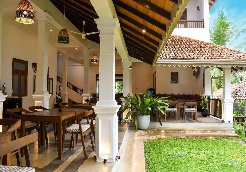 Hotelli Serenity Boutique   Unawatuna