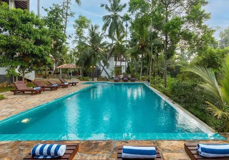 Hotelli Serenity Boutique   Unawatuna