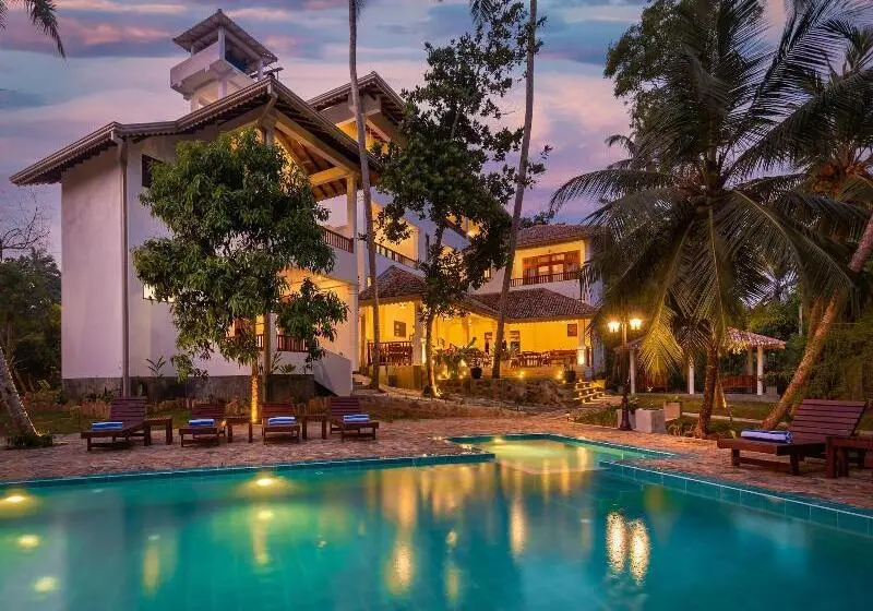 Hotelli Serenity Boutique   Unawatuna