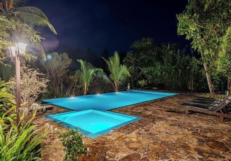 Hotelli Serenity Boutique   Unawatuna