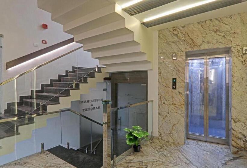 هتل Townhouse 1160 P.s.palace Near Amausi Metro Station