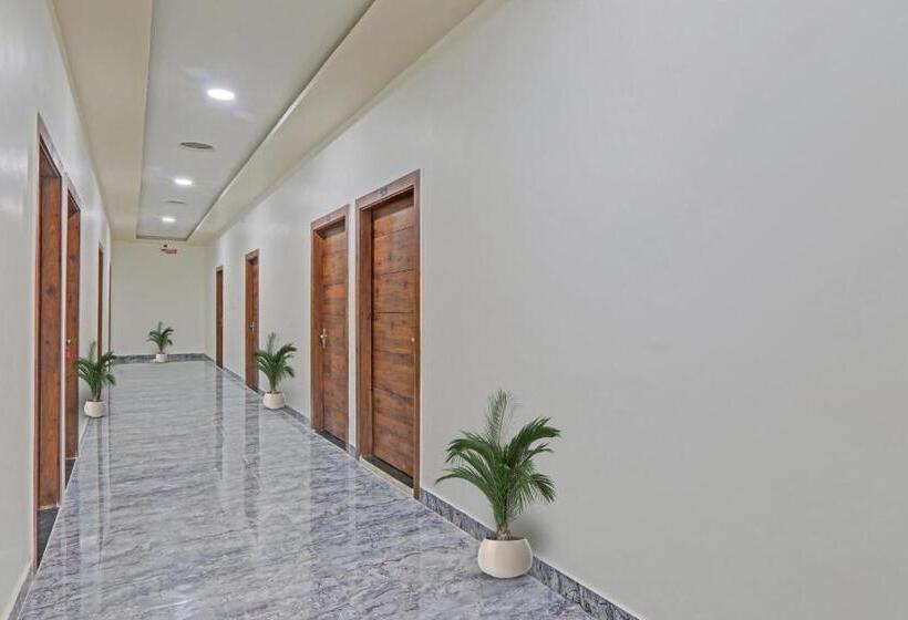 هتل Townhouse 1160 P.s.palace Near Amausi Metro Station