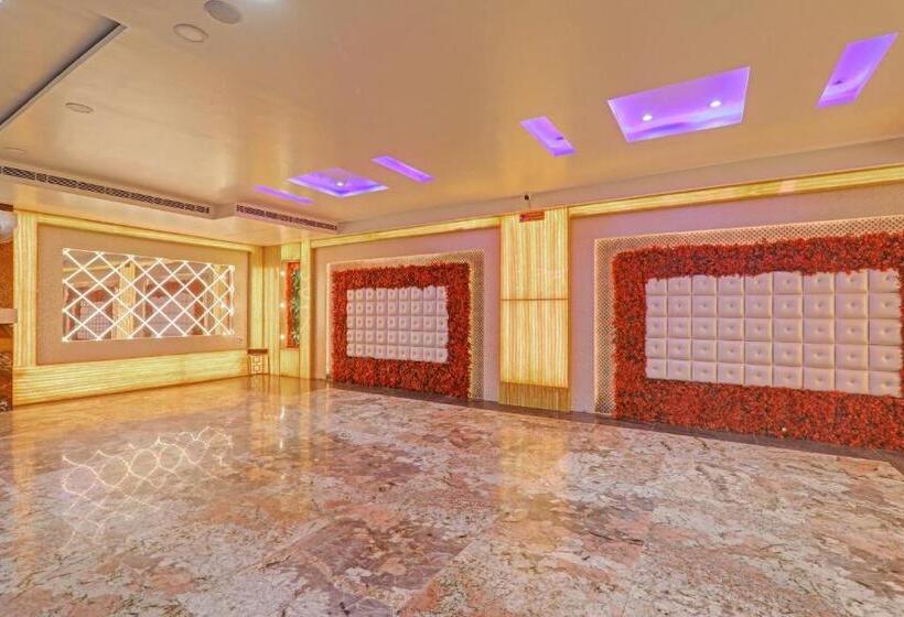 هتل Townhouse 1160 P.s.palace Near Amausi Metro Station