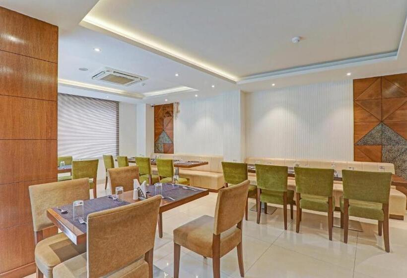 هتل Townhouse 1160 P.s.palace Near Amausi Metro Station