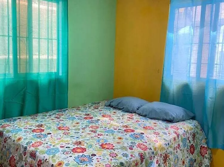 پانسیون Hostel Watermelon House