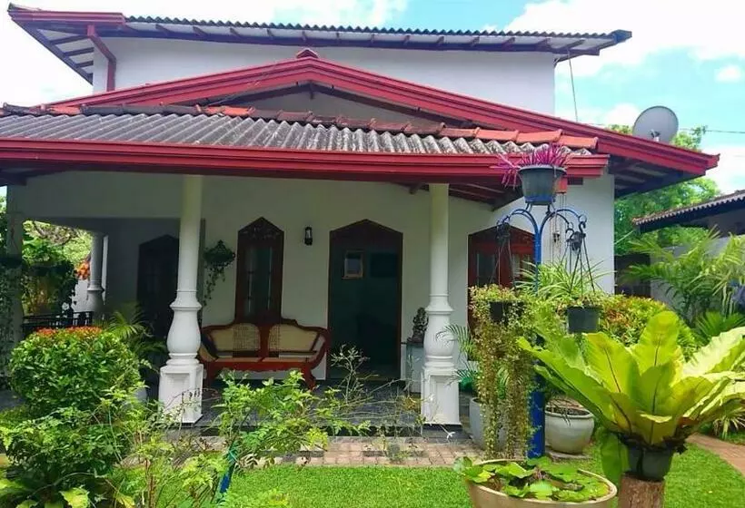 پانسیون The Shilpa Villa