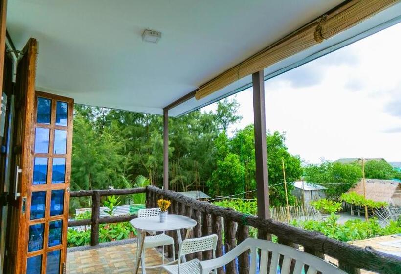 Sun In Hand Beach Resort