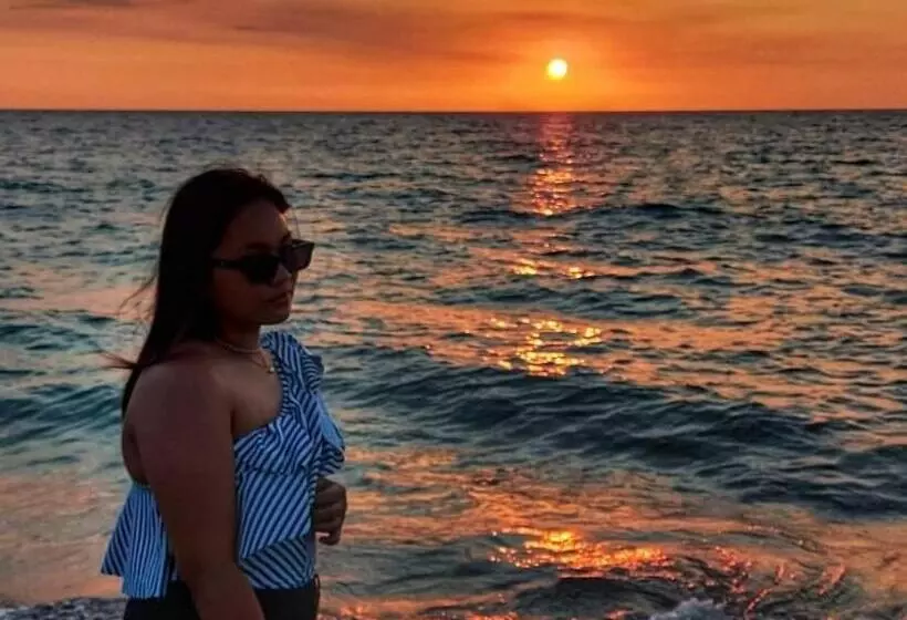 Sun In Hand Beach Resort