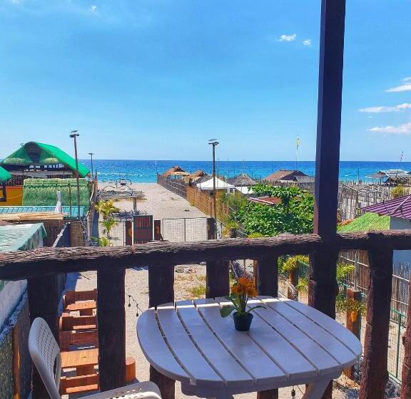 Sun In Hand Beach Resort