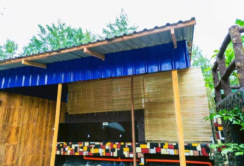 Sun In Hand Beach Resort