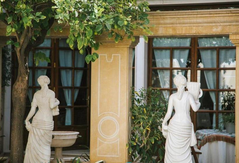 تختخواب و صبحانه Andalusian Palace