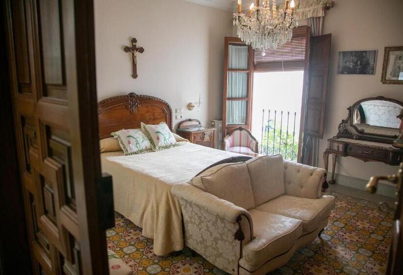 تختخواب و صبحانه Andalusian Palace