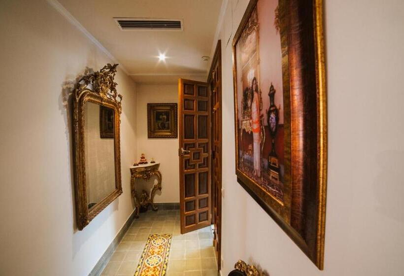 تختخواب و صبحانه Andalusian Palace