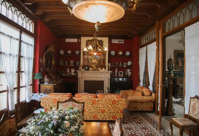 تختخواب و صبحانه Andalusian Palace