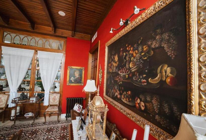 تختخواب و صبحانه Andalusian Palace