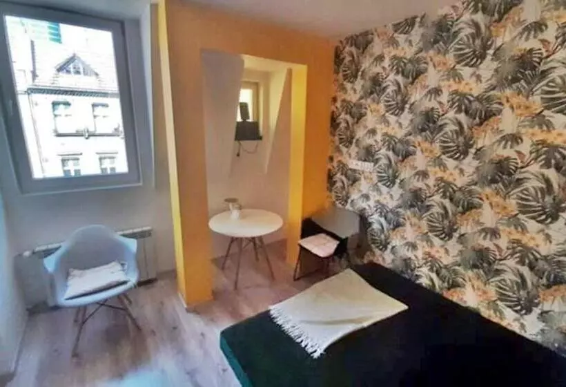 تختخواب و صبحانه Mda Katowice Apartments