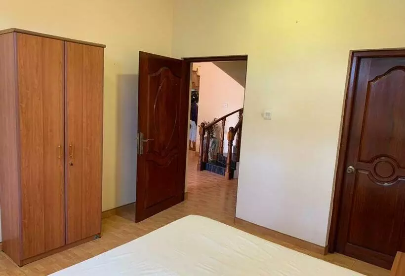 تختخواب و صبحانه Tropical Villa Negombo