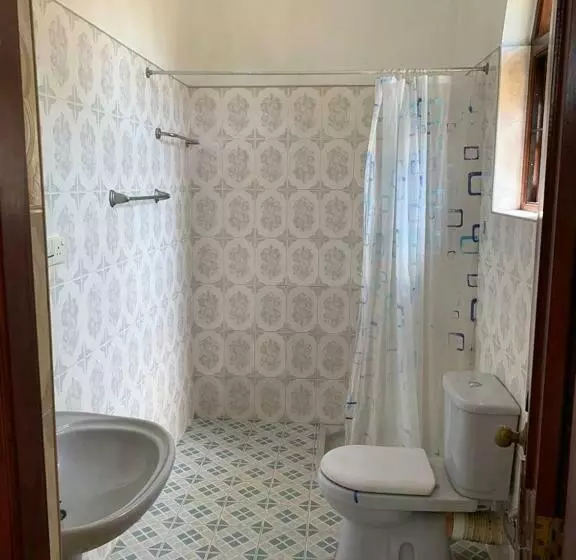 تختخواب و صبحانه Tropical Villa Negombo