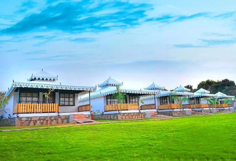 Hotel Ananda Resort