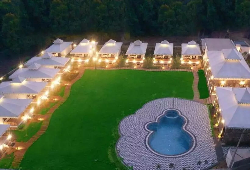 Hotel Ananda Resort