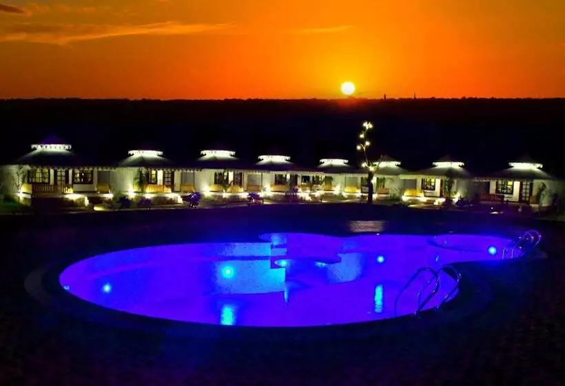 Hotel Ananda Resort