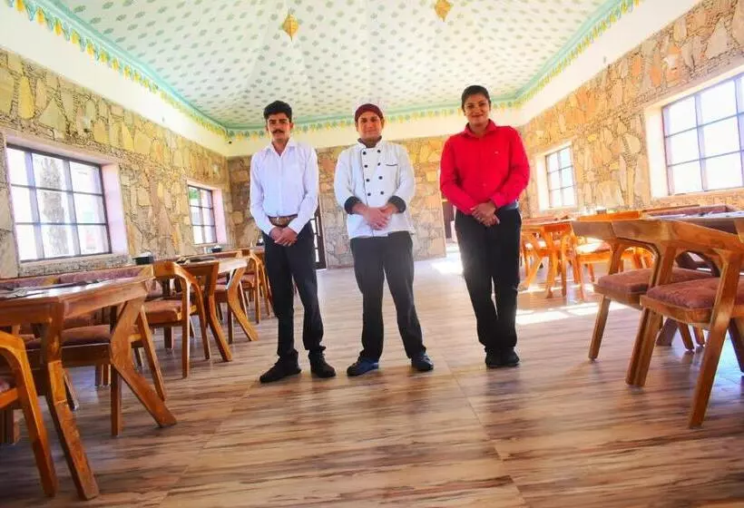 Hotel Ananda Resort