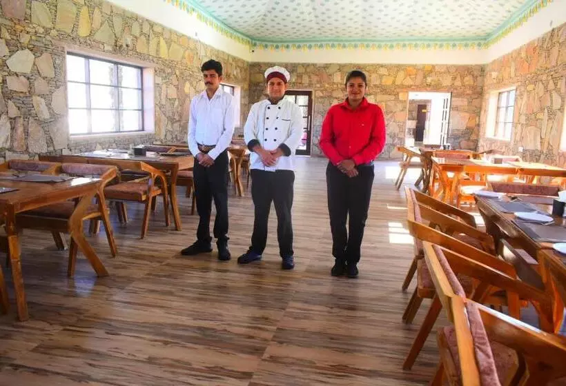 Hotel Ananda Resort