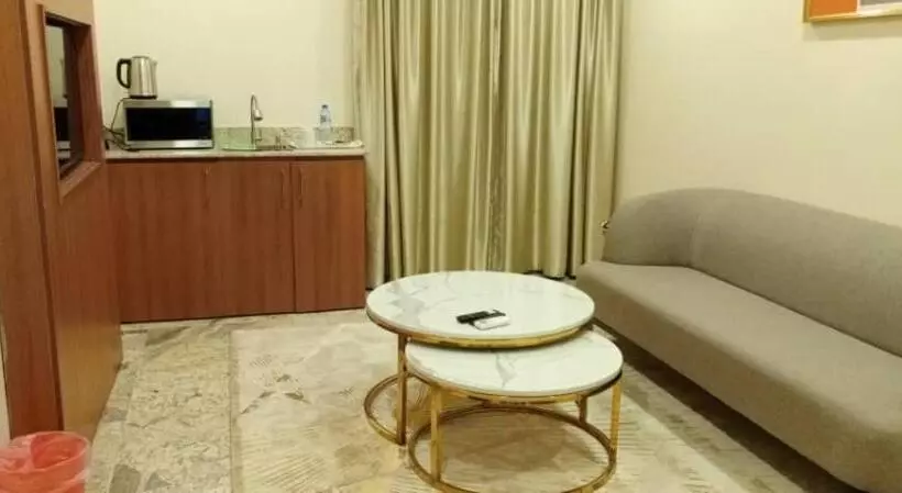 هتل Fahrenheit Apartments