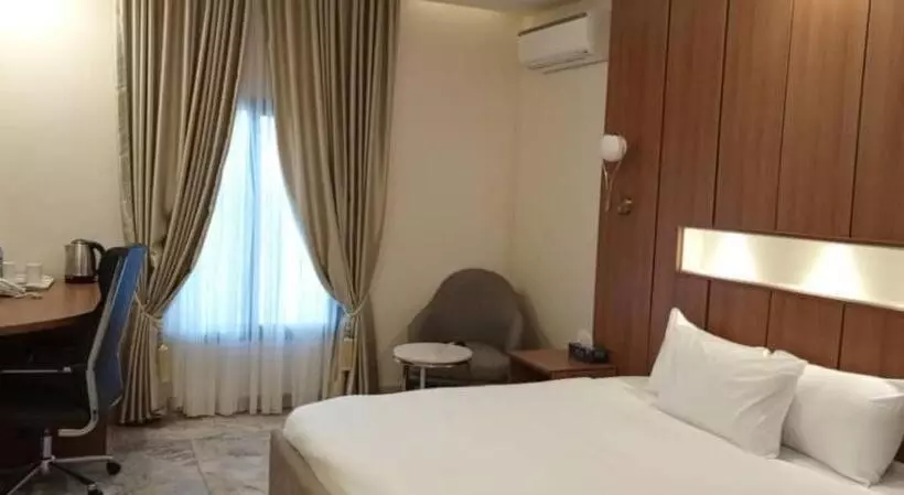 هتل Fahrenheit Apartments