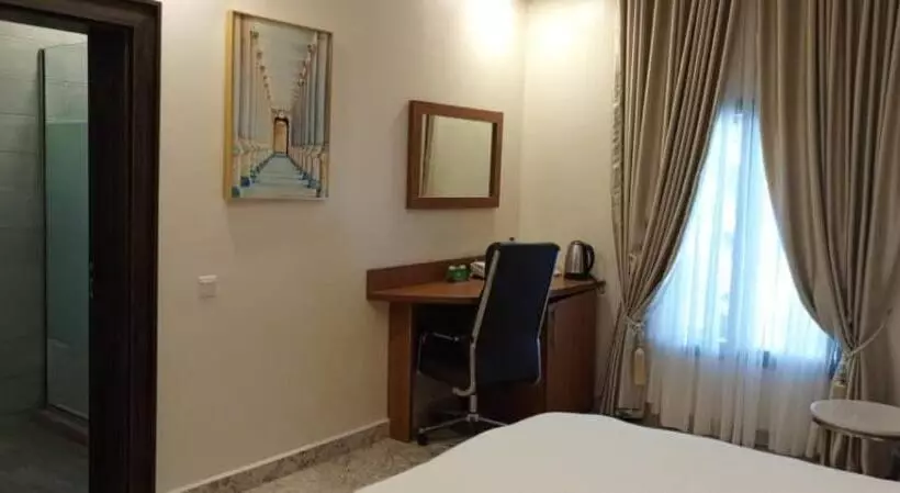 هتل Fahrenheit Apartments