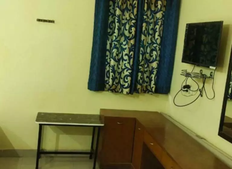 ホテル Geetha Residency