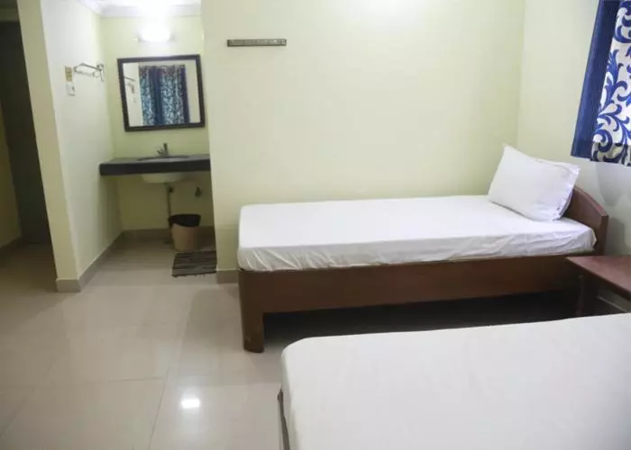 ホテル Geetha Residency