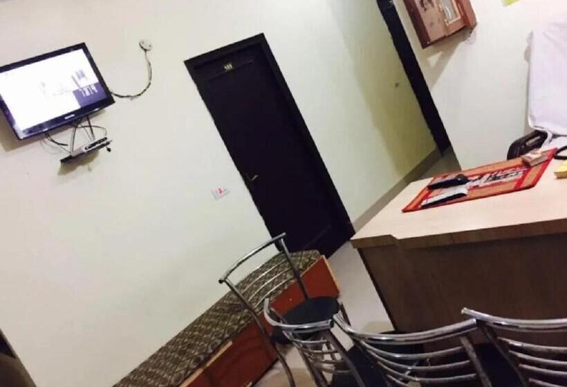 ホテル Goyal, Mansa