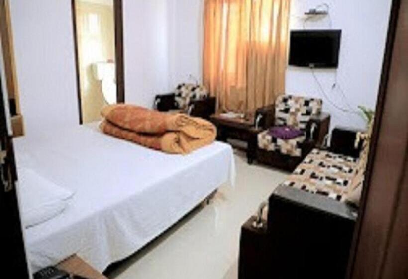 ホテル Goyal, Mansa