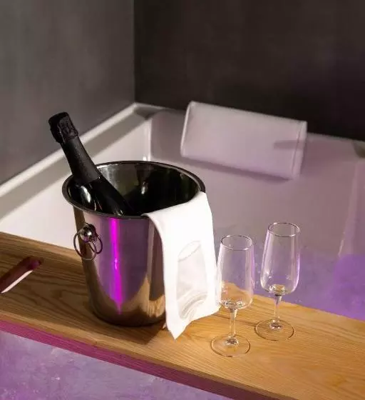 Hotelli Minamina, Chambre Avec Jacuzzi Privatif