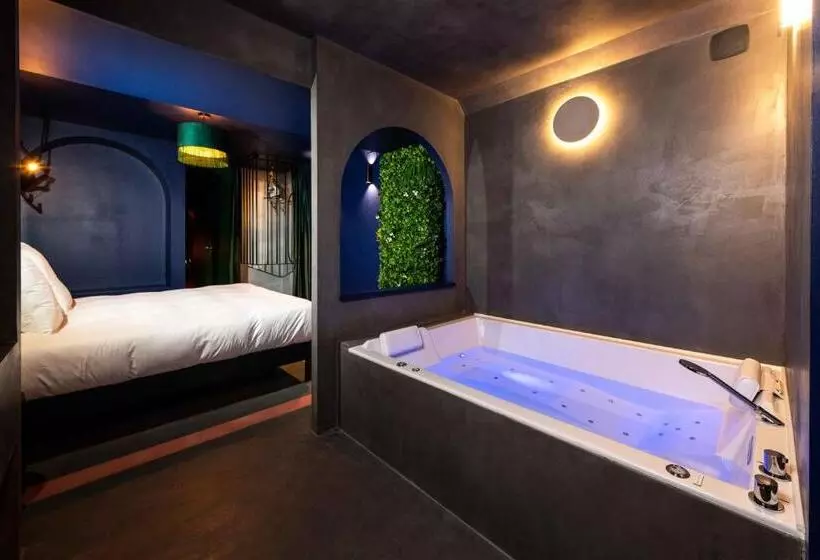 Hotelli Minamina, Chambre Avec Jacuzzi Privatif