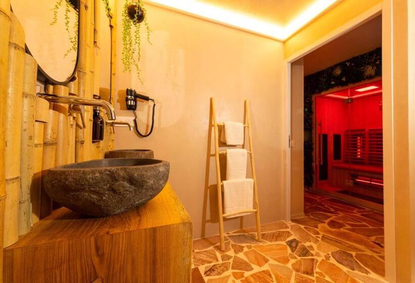 هتل Minamina, Chambre Avec Jacuzzi Privatif