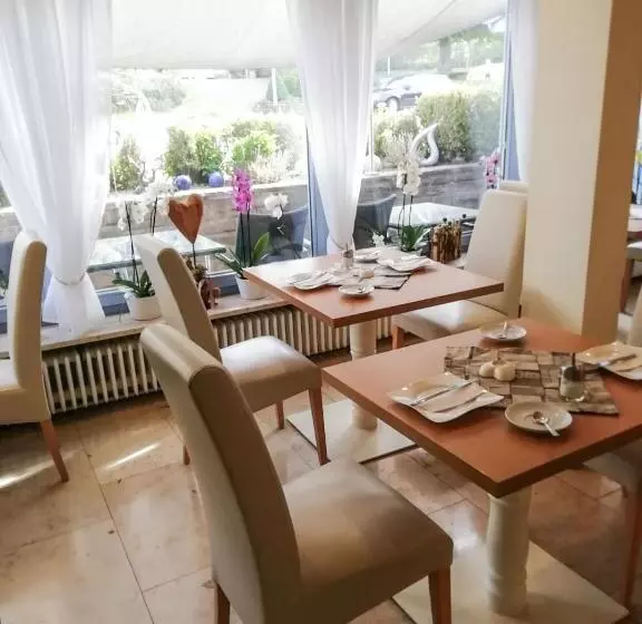 Hotelli Sonnenhof Garni