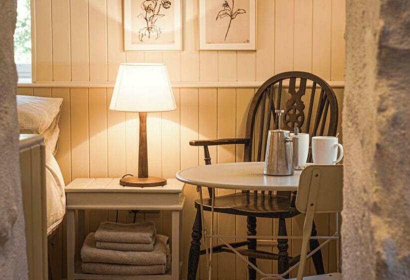 Отель The Old Smithy Inn